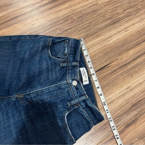 Abercrombie & Fitch Curve Love Ultra High Rise 90s Straight Jean - Picture 8 of 11